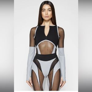 Maniere de voir highly reflective bodysuit